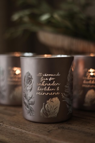 Majas Lykta Saknaden Kärleken Minnena Beigegrå